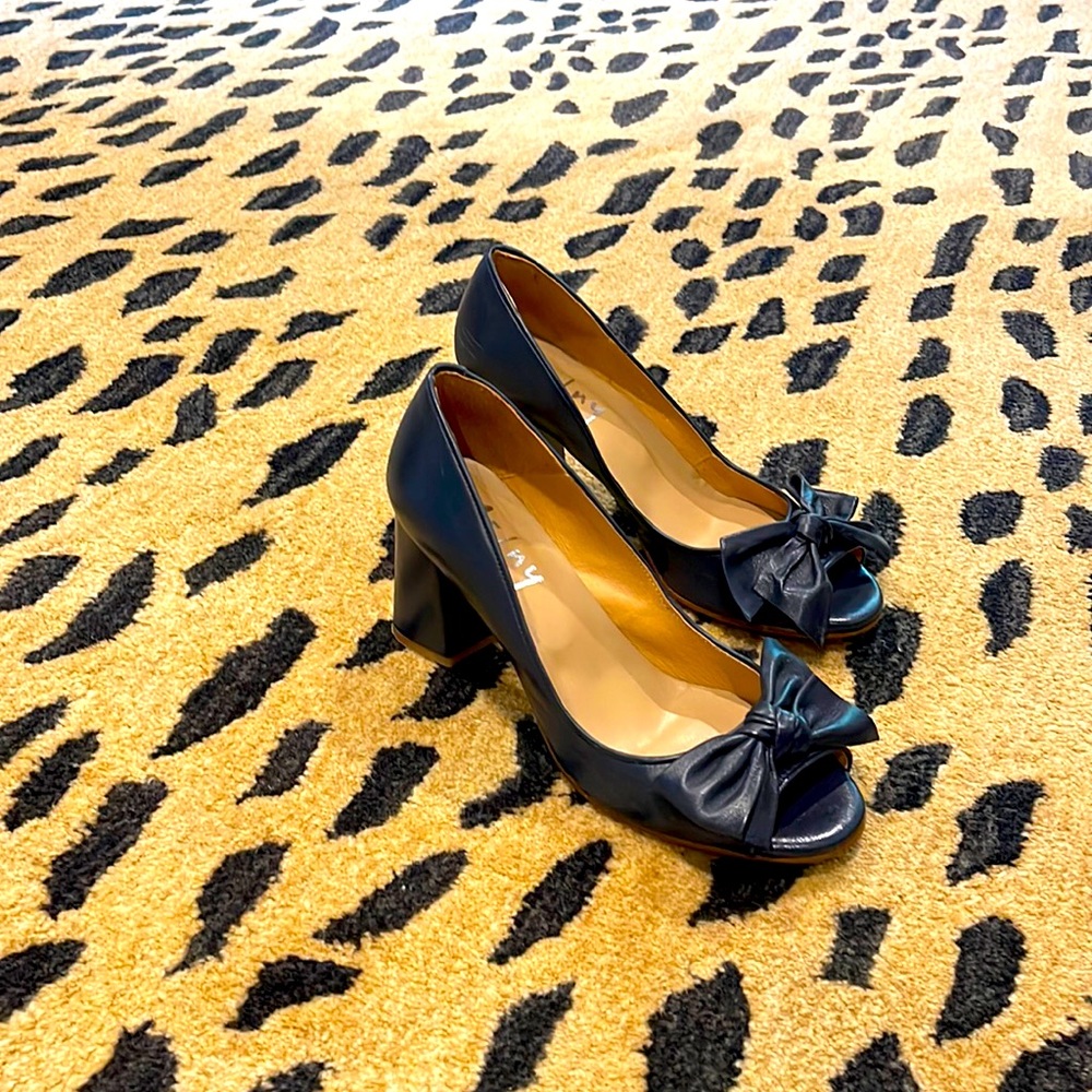 Navy blue heels